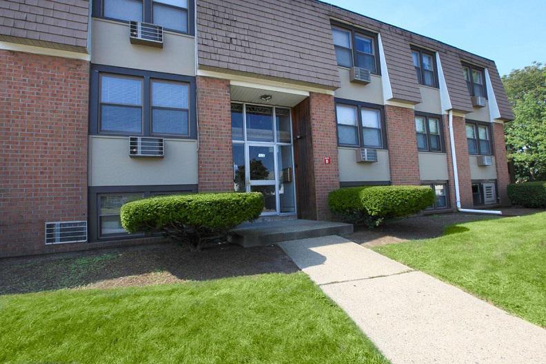 331 Prospect St, Pawtucket, RI 02860 - Short-term Corporate Housing